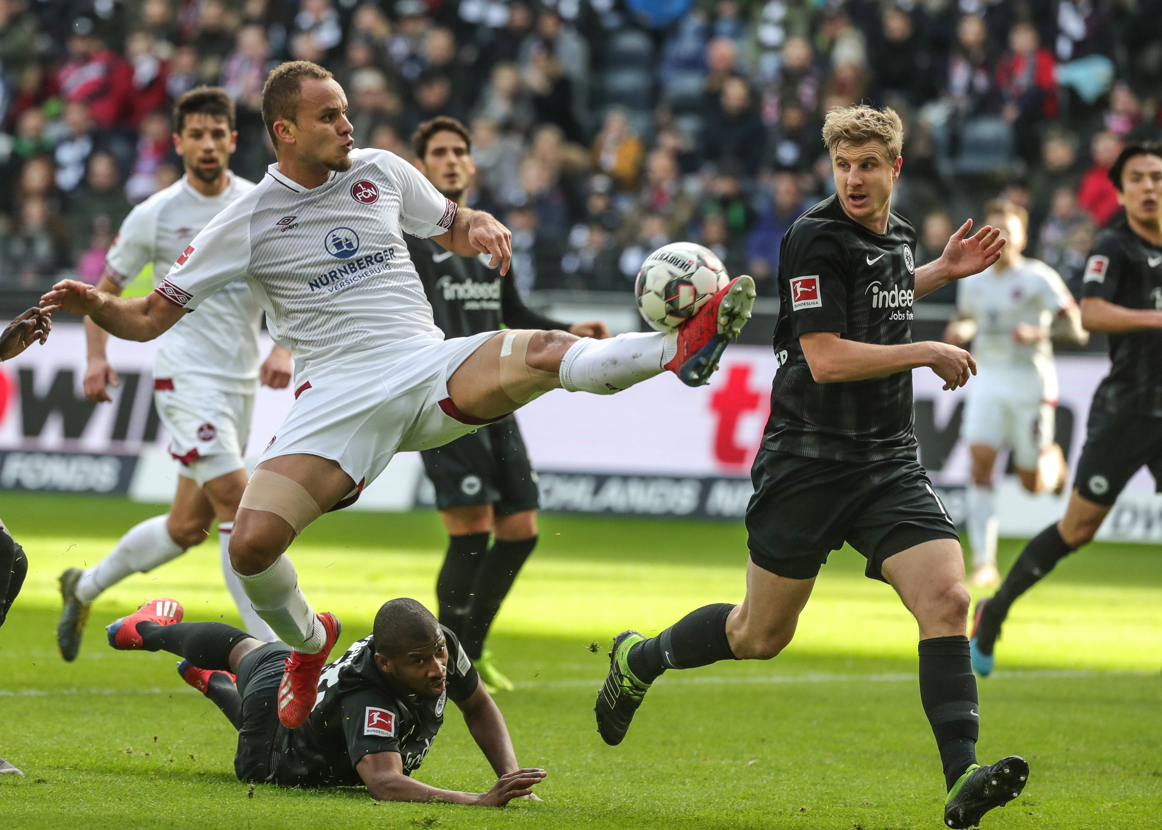 《赛博朋克2077》总监否认删减蓝月恋爱线