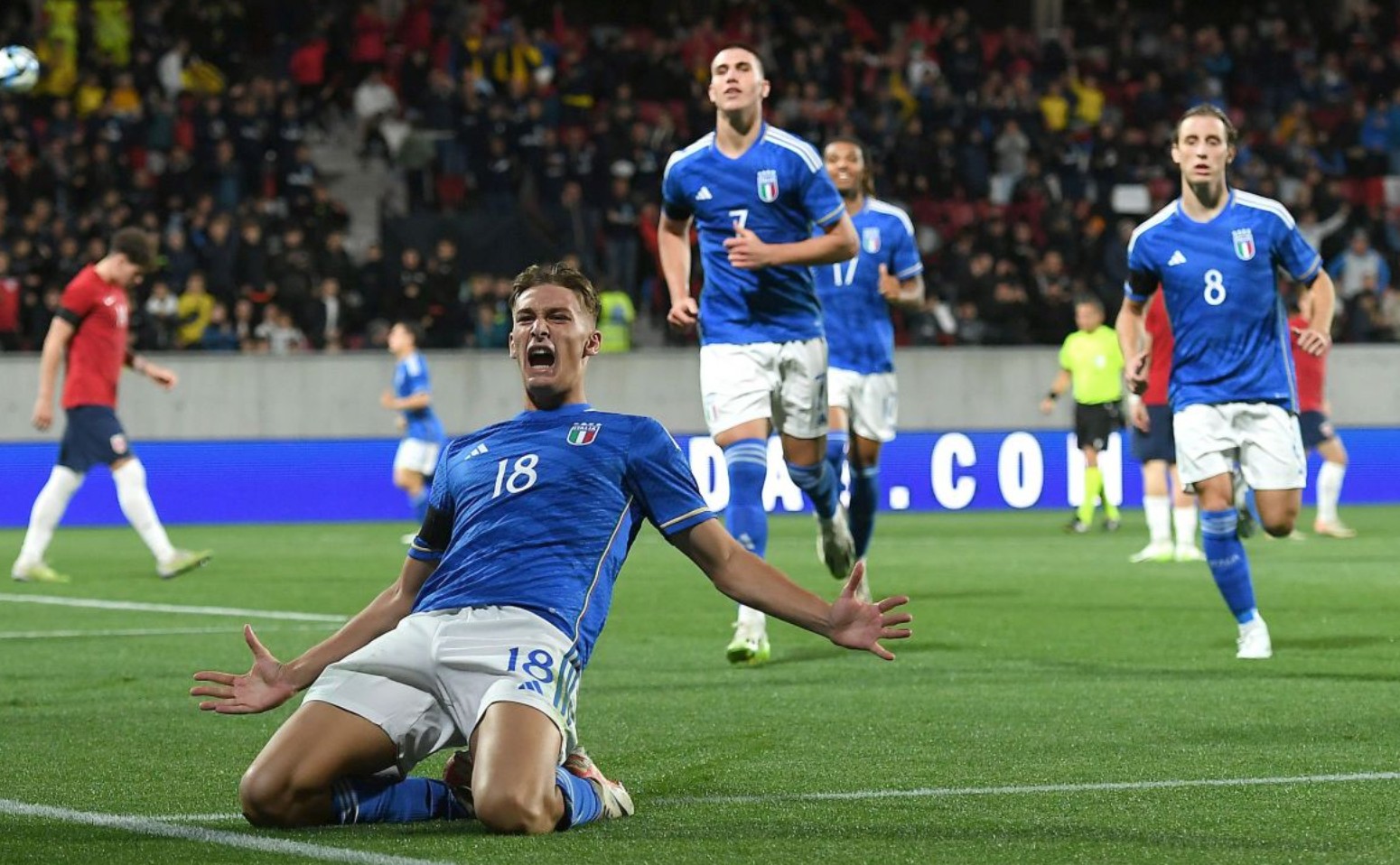 八足鼎立！ 《冰汽时代2》DLC“破碎理想国”现已发售