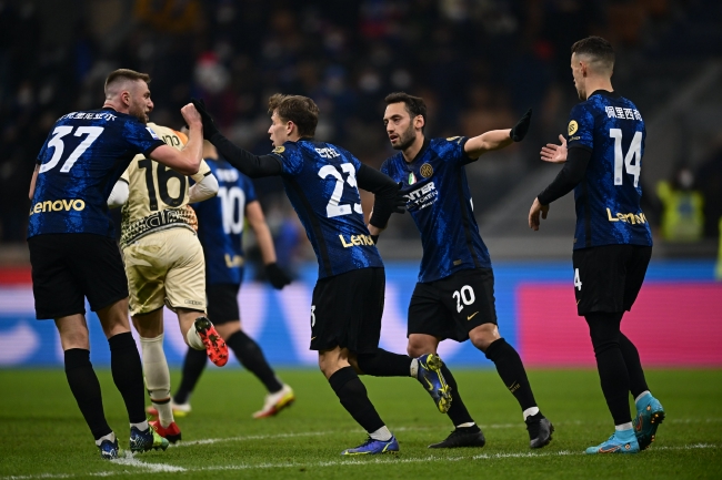 舞台布满神秘符号，蔡依林演唱会被批暗黑过头，这次越界了吗