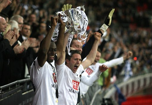 国足世预赛名单公布，新老结合备战