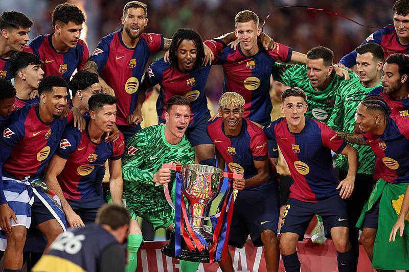 意甲-姆班古拉破门维阿建功 尤文主场2-0AC米兰 [意甲尤文图斯]