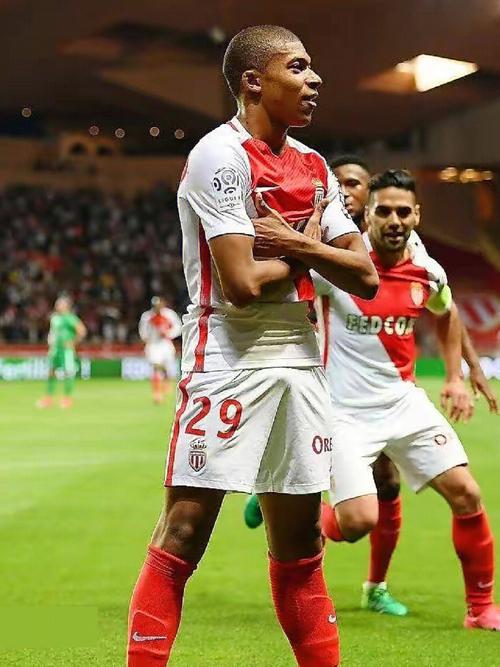 中超-卡扎伊什维利梅开二度 山东泰山战胜上海海港