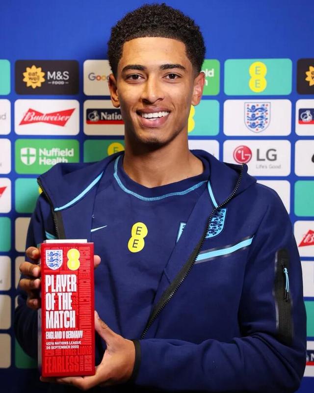 [中超]蒋圣龙被漏判红牌