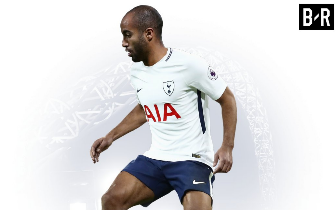 巴萨4-2莱斯特城 梅西遭激光笔照射