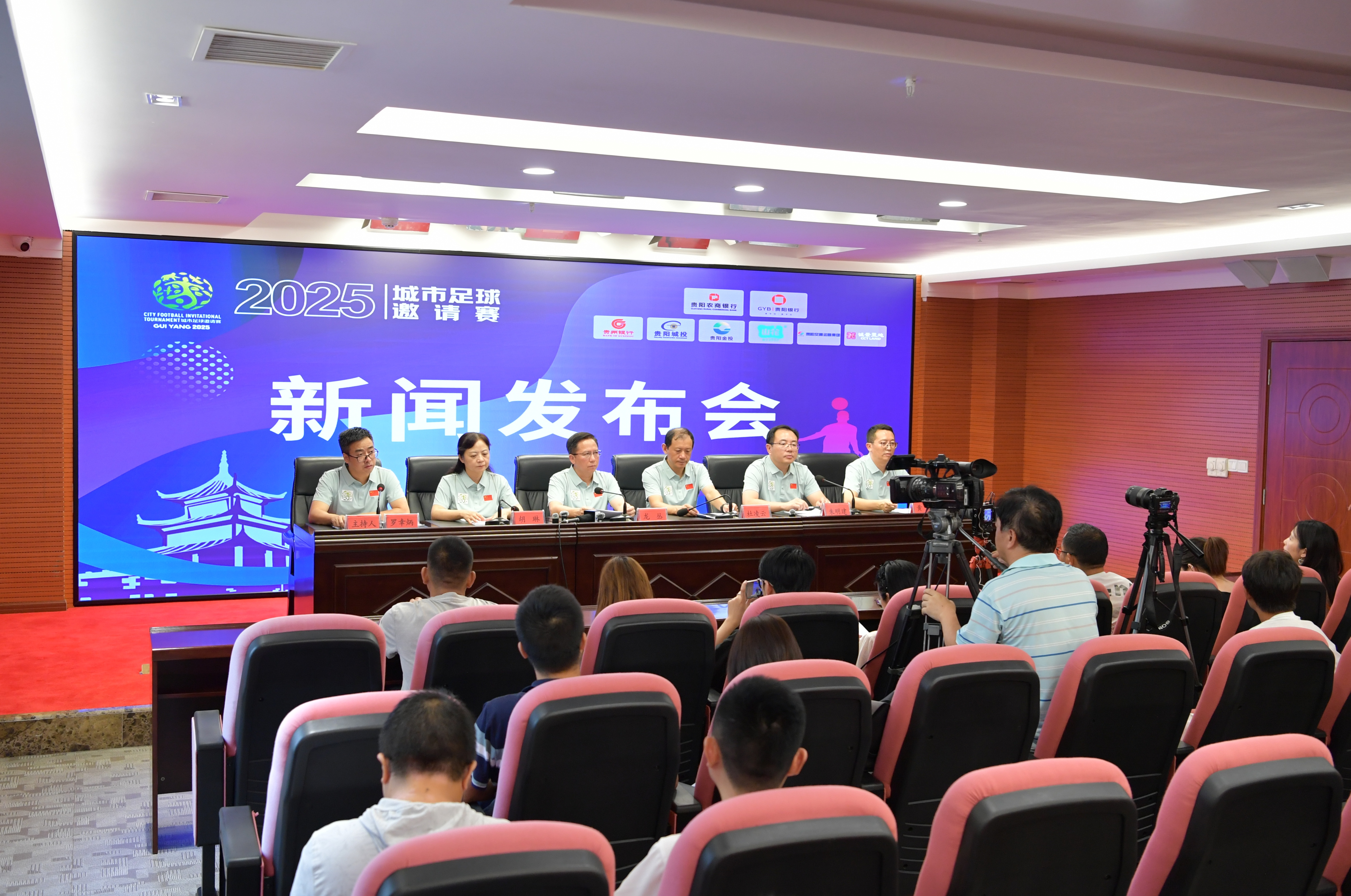 卡牌游戏竞技与休闲双模式解析